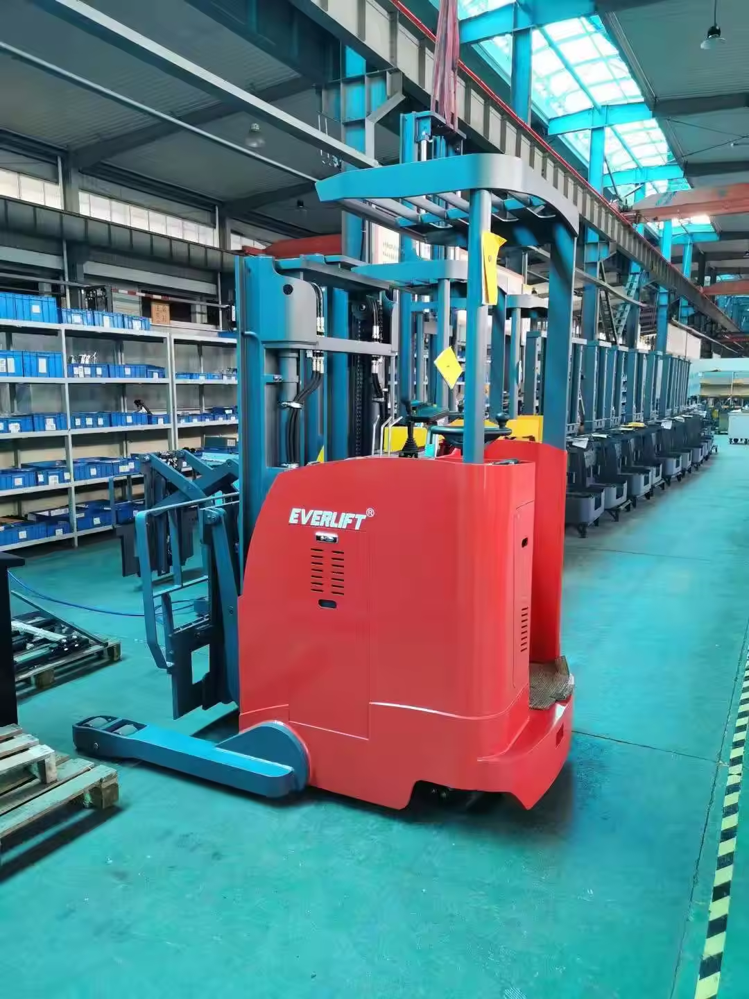 Everlift 2 Ton 6 M Double Scissor Reach Truck Empilhadeira elétrica assentada com empilhadeira chinesa de corredor estreito