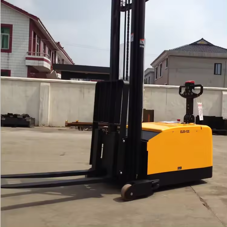 Empilhador de paletes balanceado elétrico com bateria de manutenção gratuita Everlift 1600KG