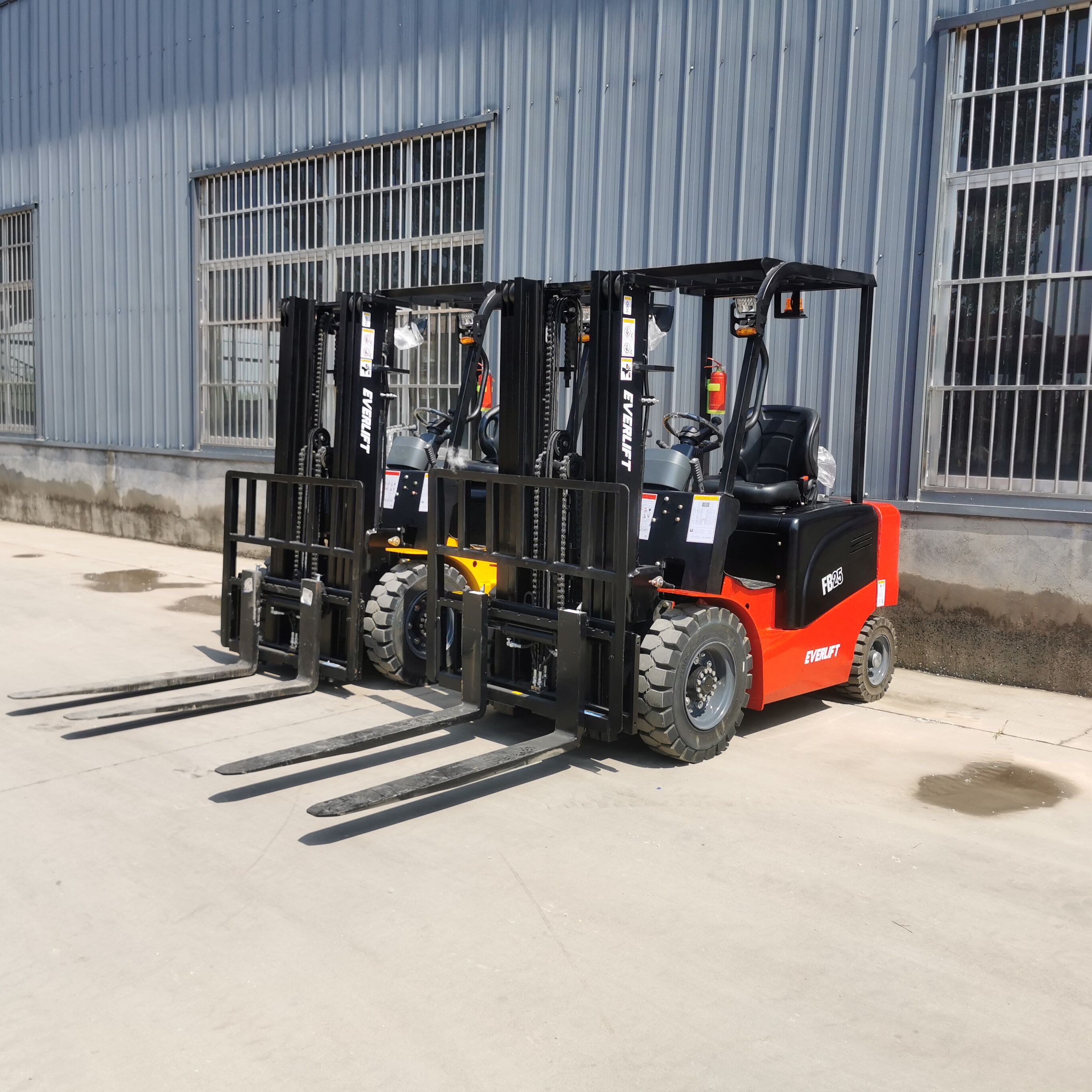 Empilhadeira elétrica com bateria de íon de lítio 2.5ton4 rodas empilhadeira elétrica 4m 5m 6m mastro triplex