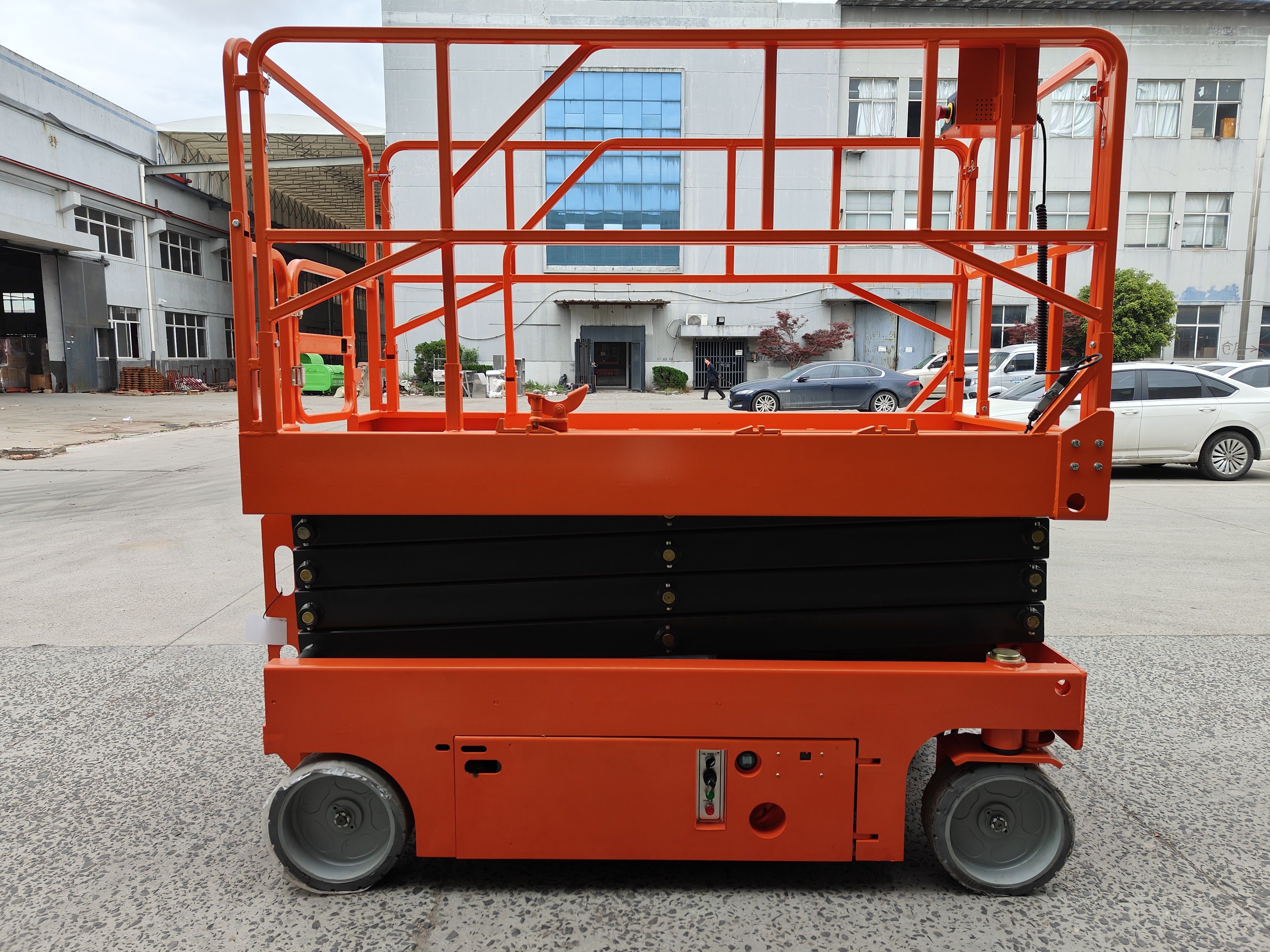6M 8M Whole-Electromotion Tipo Tesoura Plataforma Elevatória Plataforma Empilhadeira 