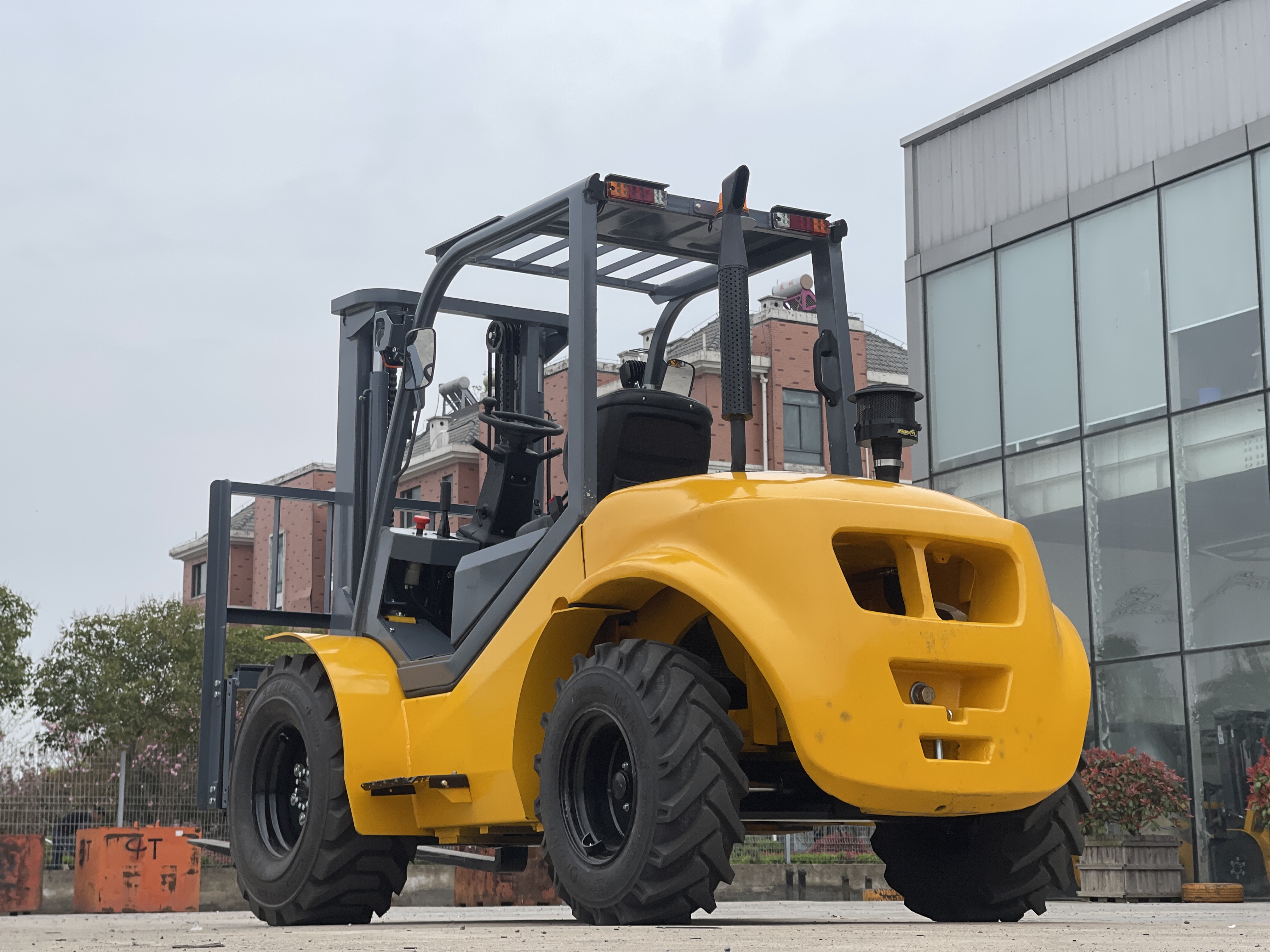 Empilhadeiras diesel 4WD FD35 3.5Ton 3m de Everlift com o caminhão de empilhadeira japonês do motor de Nissan ISUZU Mitsubishi