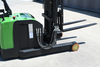 3M-5M 1.2T-2T canais estreitos Paletter Stand em contêiner Electric Reach Stacker