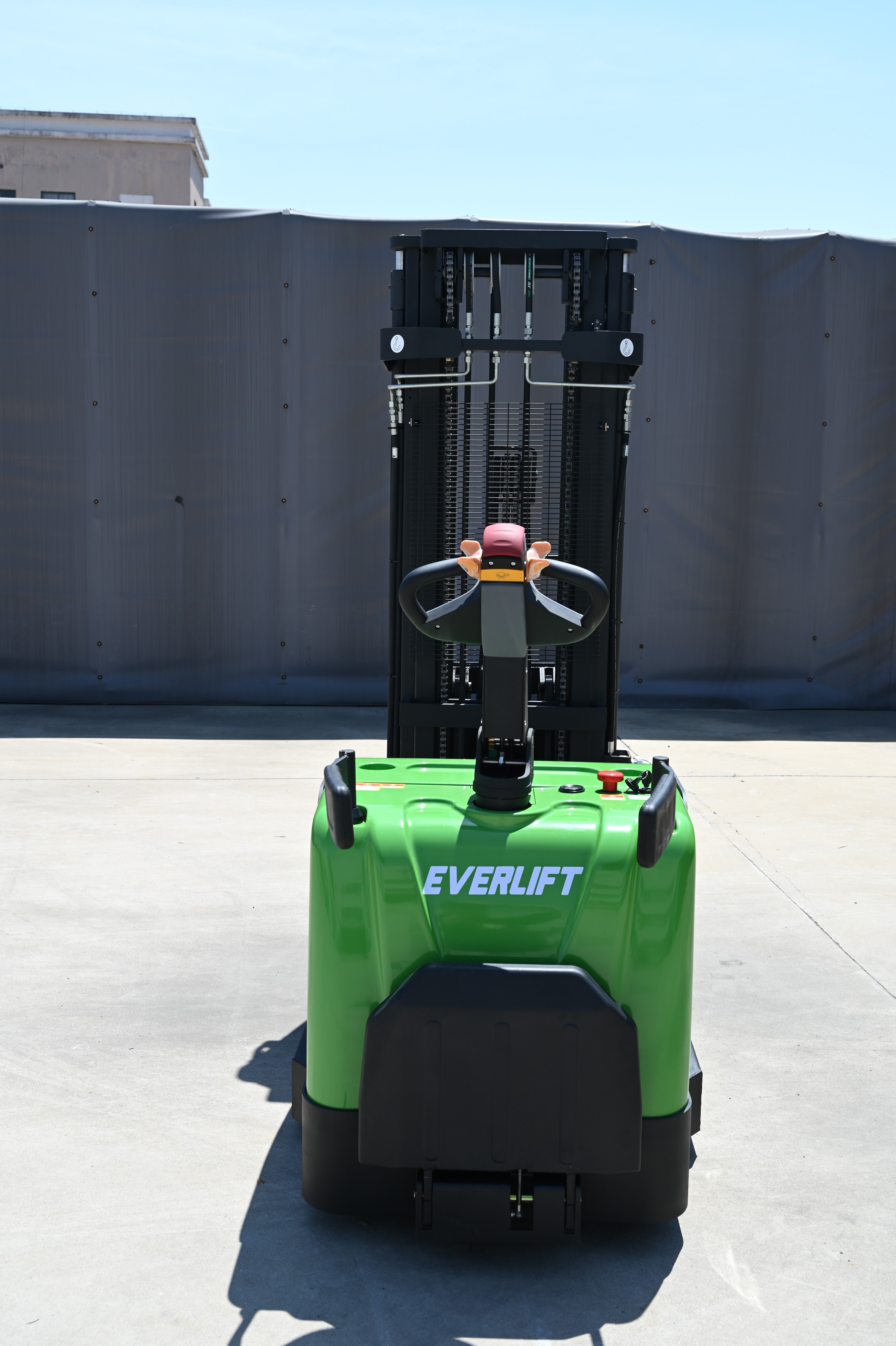 3M-5M 1.2T-2T canais estreitos Paletter Stand em contêiner Electric Reach Stacker
