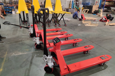 Hand pallet truck with scale1.jpg
