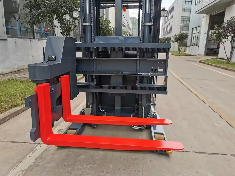 Everlift 3000kg Empilhadeira de três maneiras Triplex Mastro com elevação totalmente livre e empilhadeira portátil com deslocamento lateral Empilhadeira assentada