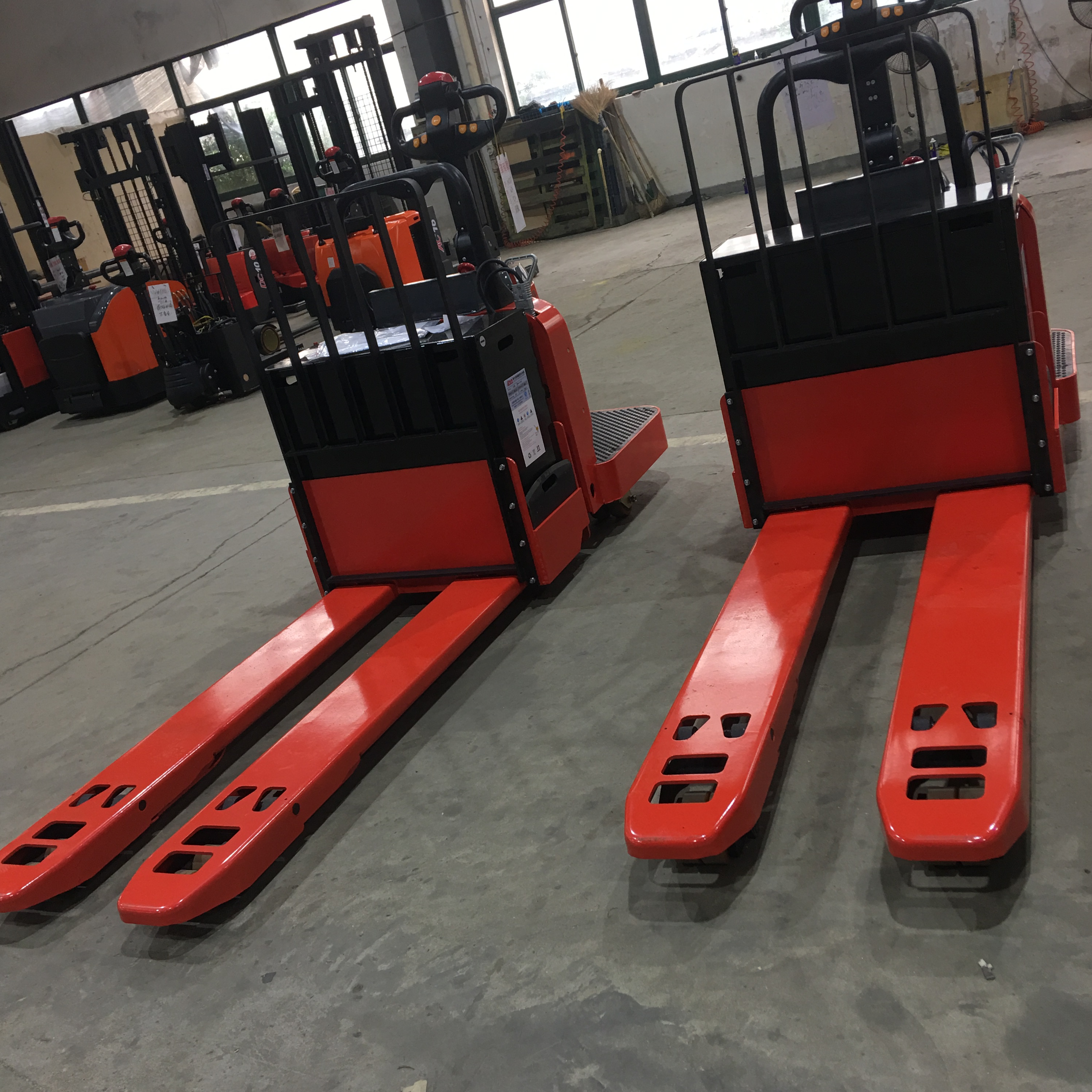 Marca Everlift 3500kg 3,5 Ton Electric Rider Pallet Jack 6600lbs 7000lbs Capacidade com preço de fábrica 35H-510/520/530