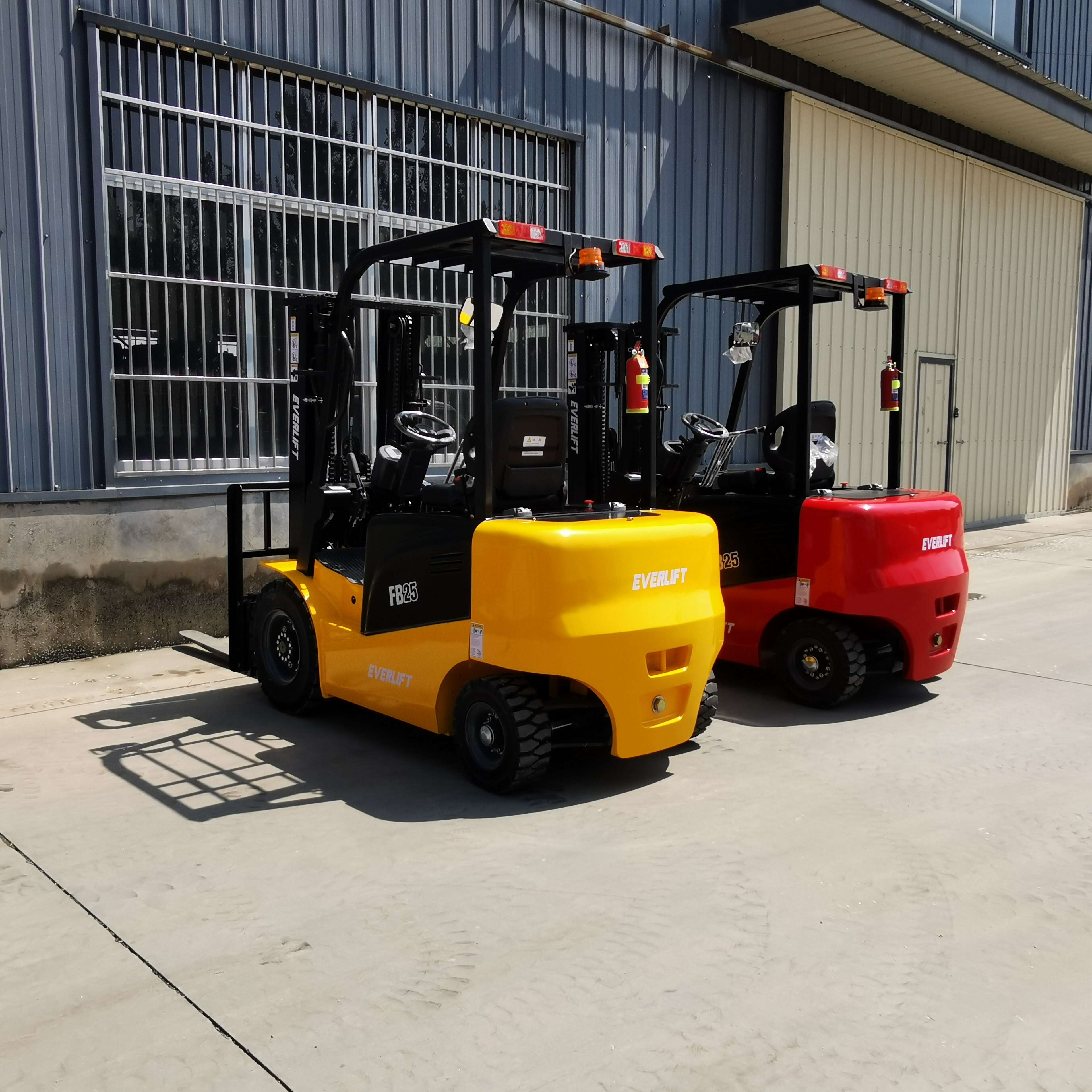 Empilhadeira elétrica com bateria de íon de lítio 2.5ton4 rodas empilhadeira elétrica 4m 5m 6m mastro triplex