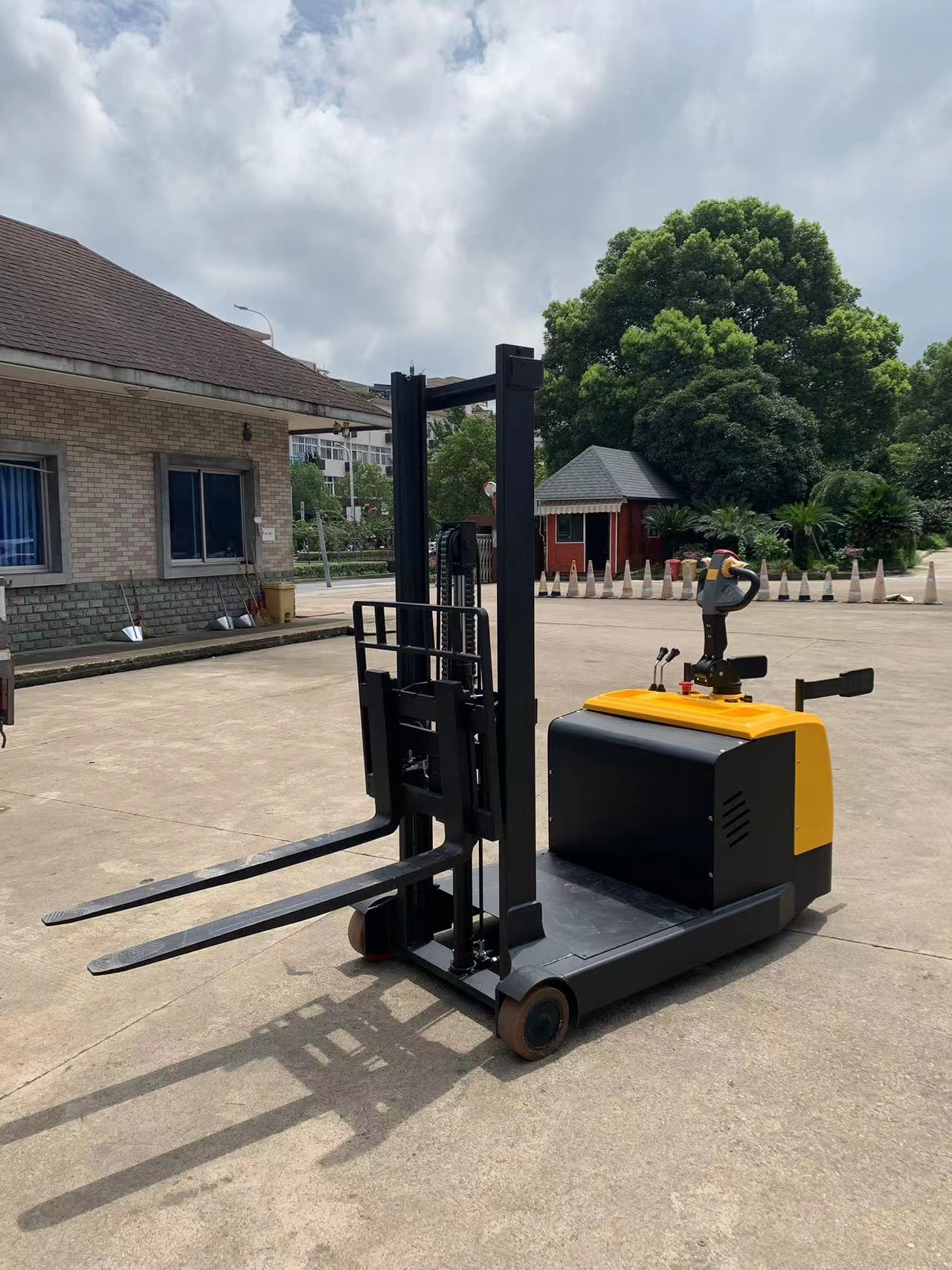 Everlift 800kgs Empilhador elétrico de contrapeso Empilhador elétrico de mastro de 2 estágios Preço de fábrica Preço do empilhador elétrico